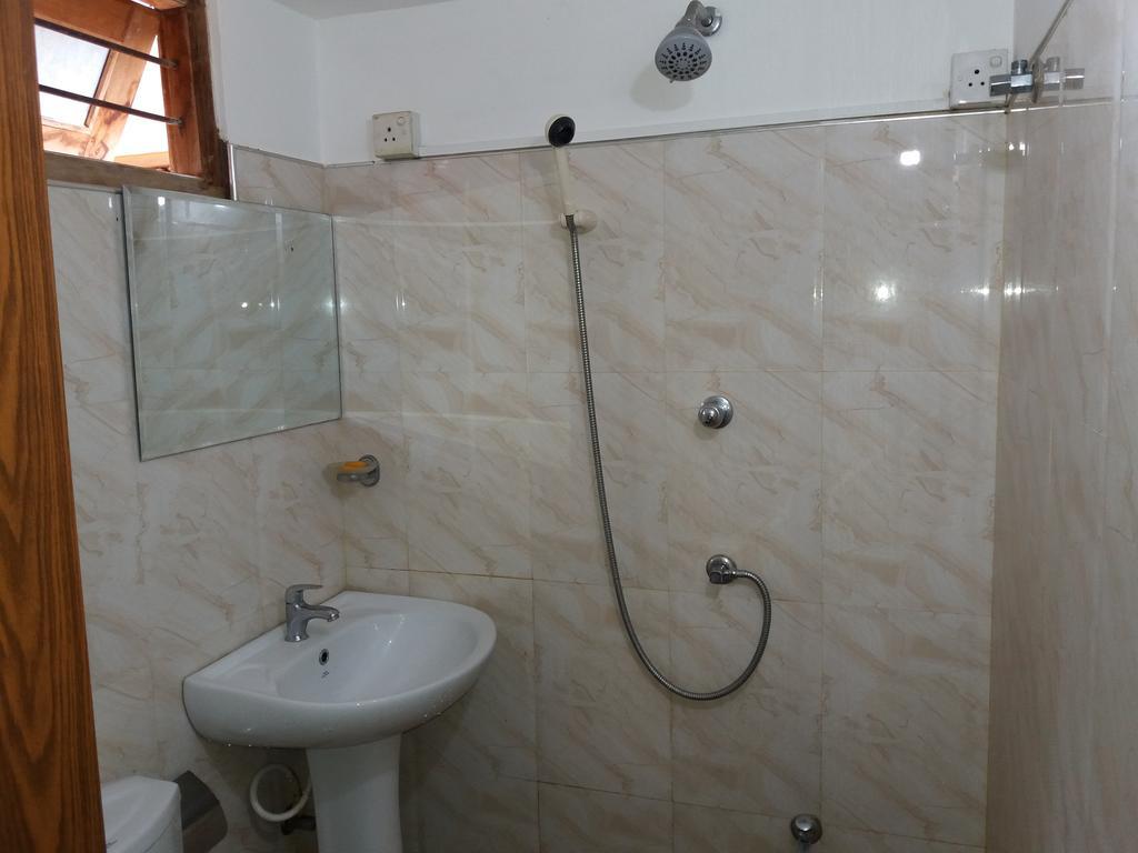 Canal Side Guest House Polonnaruwa Zimmer foto